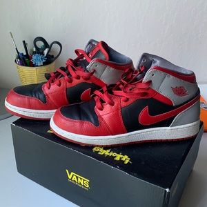 Air Jordan 1 Mid